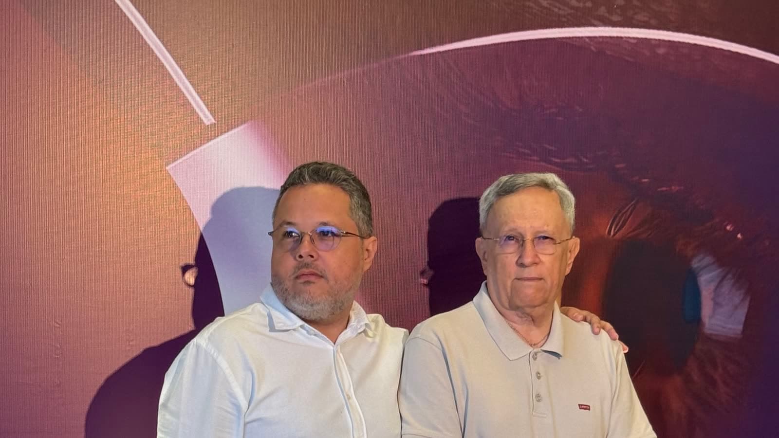 Dois convidados no painel da nova marca